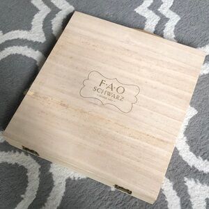 FAO Schwarz Fashion Designer Drawing Set